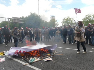 Malia que non houbo incidentes de consideración, os gandeiros fixeron ruído en Madrid. Fotos: SLG