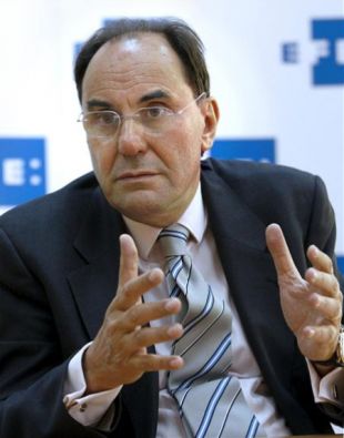 Vidal-Quadras oponse á oficialidade de catalán, éuscaro e galego na UE
