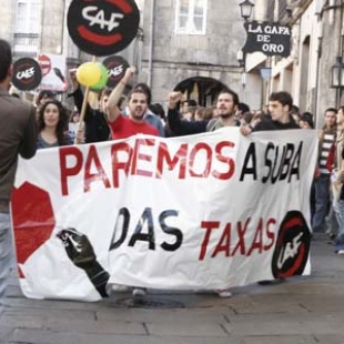 Manifestación pola zona vella compostelá, o pasado 31 de outubro