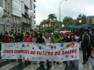 Queremos Galego chama a participar ao PSdeG, CCOO ou UXT, ademais de aqueles votantes do PP contrarios aos ataques ao galego