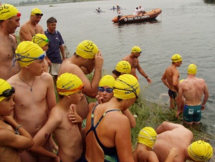 No biatlón percorrése unha distancia correndo e outra a nado (Imaxe: www.ciudaddegijon.org)